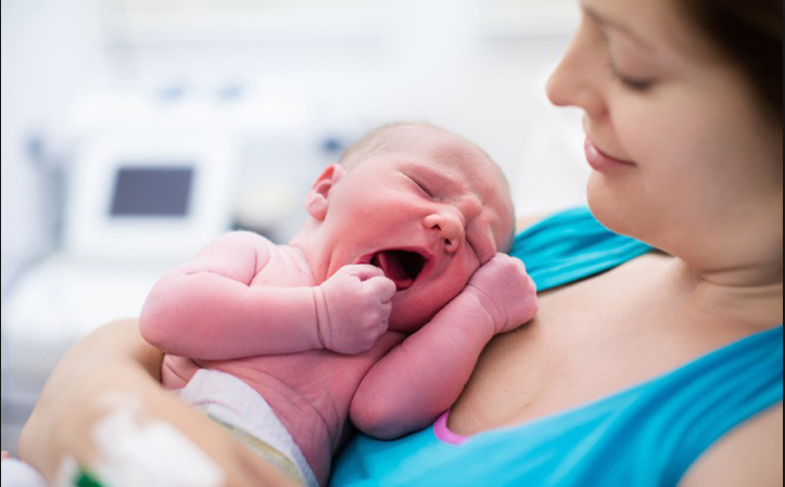 Cara Mudah Mencermati Perkembangan Bayi yang Baru Lahir